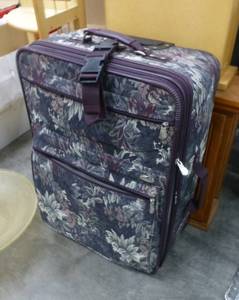 lot 202 image: Large luggage bag with wheels