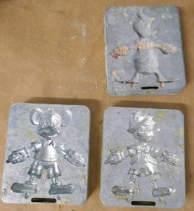 lot 211 image: Vintage Creepy Crawler and Thingmaker Disney molds