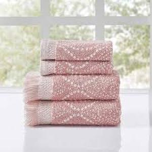 lot 140 image: Boho Luxury Fringe 4 PC Hand Towel and Washcloth Set Pink