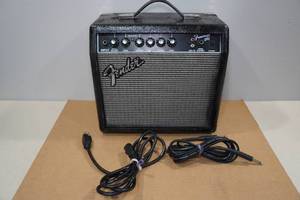 lot 8 image: Fender 15G Frontman Amp