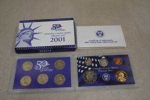lot 13 image: United States Mint Proof Coin Set 2001