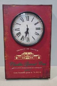 lot 18 image: France Wine Clock