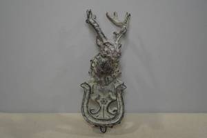lot 28 image: Heavy Cast Iron Deer Door Knocker