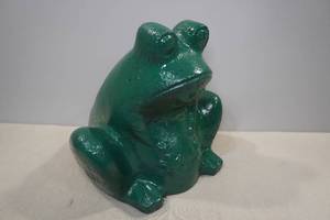 lot 118 image: Large Ceramic Frog Planter Yard Art