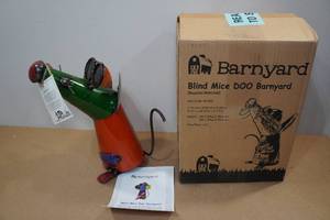 lot 129 image: Barnyard Lawn Ornament Blind Mice DOO