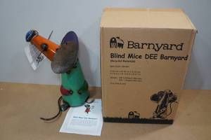 lot 130 image: Barnyard Lawn Ornament Blind Mice DEE