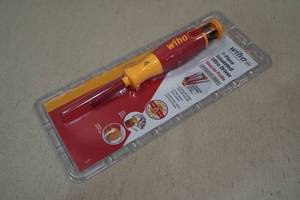lot 132 image: Wiha 7-Piece Insulated Ultra Driver