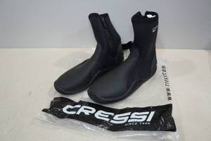 lot 150 image: Cressi Isla 5mm Diver Shoes -Size 11