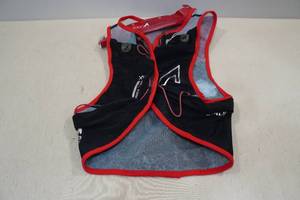 lot 152 image: Ultraspire Big Bronco Light Weight Running Vest -Medium