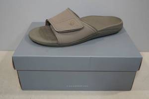 lot 157 image: Vionic Kiwi Slides -Size 11