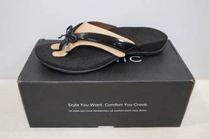 lot 160 image: Vionic Womens Rest Bella Toe Post Sandals -Size 8