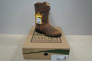lot 180 image: Smoky Mountain Boots -Kids Size 13