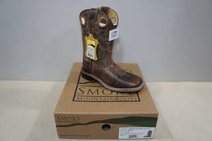 lot 181 image: Smoky Mountain Boots -Kids Size 1
