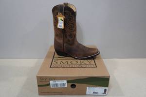 lot 183 image: Smoky Mountain Boots -Youth Size 9