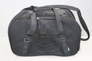 lot 204 image: Bergon Comfort Care Pet Carrier