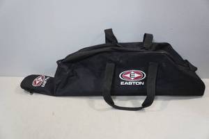 lot 209 image: Easton Bat Bag Fits up to 35 Bats