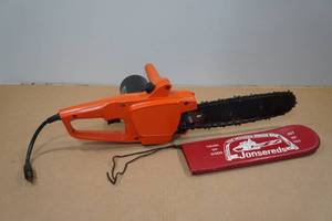 lot 212 image: Remington 8 Electric Chain Saw