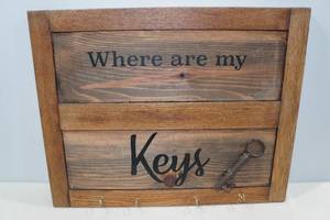 lot 214 image: Oakwood Key Rack