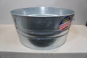 lot 217 image: Large Metal Party Beverage Tub