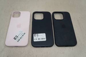 lot 249 image: 3 Apple iPhone Phone Cases