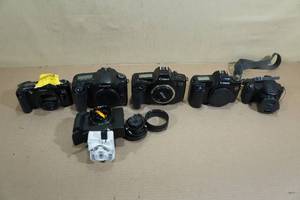 lot 184 image: Broken Cameras - Canon, Panasonic