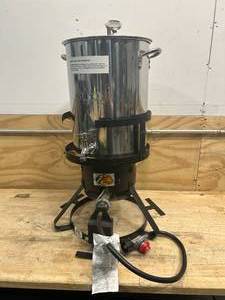 lot 83 image: BASS PRO SHOPS Stainless Steel Turkey Fryer with Spigot- 30 QT