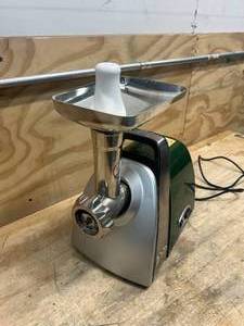 lot 84 image: CABELAS #5 Meat Grinder