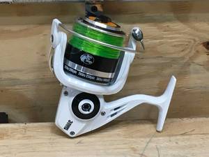 lot 61 image: Bass Pro Shops King Kat CBK70 Spinning Reel 4.11 Gear Ratio Large Heavy Reel