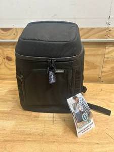 lot 122 image: CLEVERMADE Pacifica Backpack Cooler