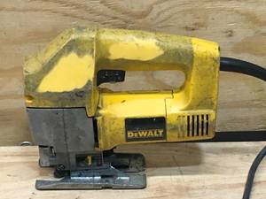 lot 105 image: Used DeWalt Orbital Jig Saw Model # DW318 (Tested And Works)