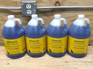 lot 115 image: Lot of 4 - Stanley Siding And Decking Pressure Washer Detergent 1 Gallon Jugs