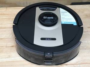 lot 141 image: Used Shark 2-in-1 Vacuuming Robot (Untested)
