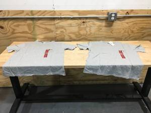 lot 146 image: Lot of 2 - Womens XL Green Bay Packers T-Shirts