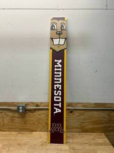 lot 136 image: MINNESOTA GOPHERS Welcome Sign- Two Sided