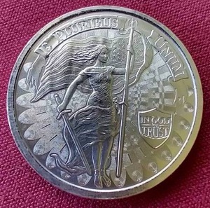 lot 5 image: Beautiful 1oz .999 Silver Round