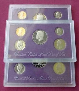 lot 6 image: (3) 1988 U.S. Mint Proof Sets (No Box)