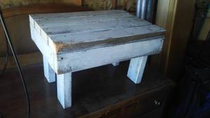 lot 530 image: Vintage Wood Bench.