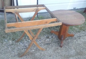 lot 532 image: Vintage End Tables (2) Foldup.