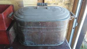 lot 565 image: Antique Copper Wash Tub  Boiler with Lid.