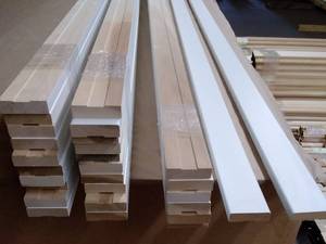 lot 580 image: 34 x 2 12 Poplar DoorWindow Casing. BIG value NEW