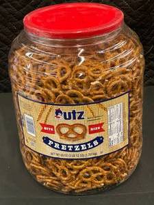 UTZ Bite Size Pretzels 60oz Tub&nbspBest&nbspBy 05272024
