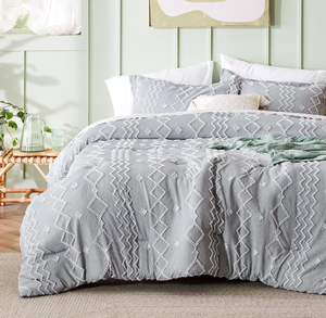 lot 405 image: Bedsure Boho Tufted 3 Piece Comforter Set Full - Grey
