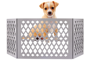 lot 486 image: Detective Pet Game Free Standing Pet Gate 47x19