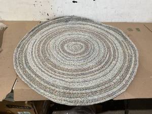 lot 247 image: SAFAVIEH Cape Cod Collection Area Rug - Round, Beige & Multi