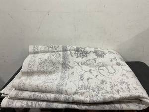 lot 45 image: 9x12 Befbee Decorative Area Rug for Living Room