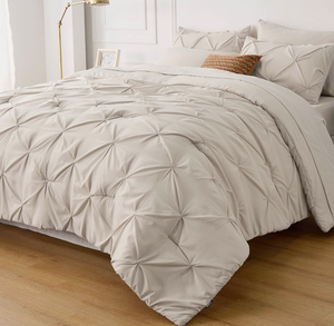 lot 140 image: 7 PCS Bedsure California King Comforter Set