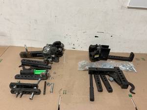 lot 352 image: Equal-i-zer 4-point Sway Control Hitch. MISSING PARTS