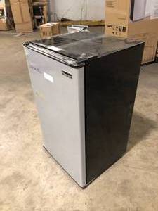 Magic Chef 3.3 cu. ft. Mini Fridge in Stainless Look Slight Damaged on back Corner   Customer Returns See Pictures
