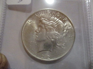 lot 3 image: Very Fine 1922 Silver Peace Dollar