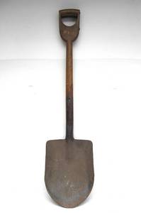 lot 15 image: Antique 1910s era MN STATE FAIR Marked Shovel